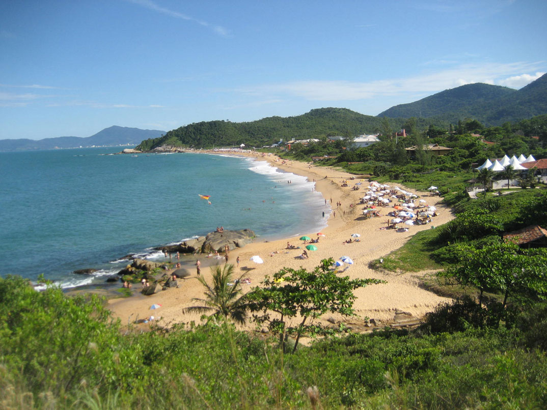Praias do Estaleiro e Estaleirinho são  aprovadas no Programa Bandeira Azul