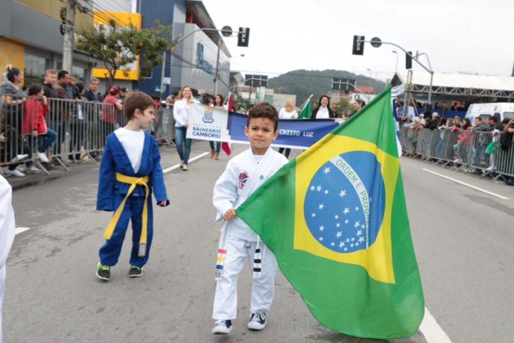 Tudo Pronto Para Os Desfiles Cívicos De Balneário Camboriú Distinção 1897