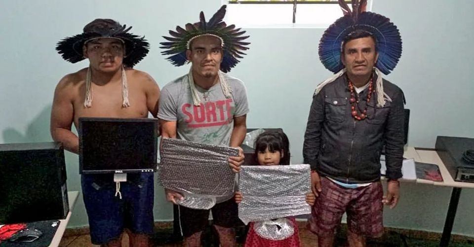 Índios de Londrina ganham computadores
