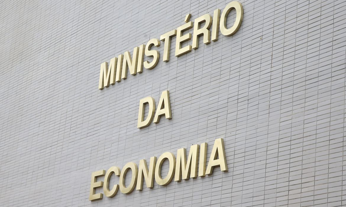 Governo Central tem superávit primário de R$ 10,95 bilhões em setembro