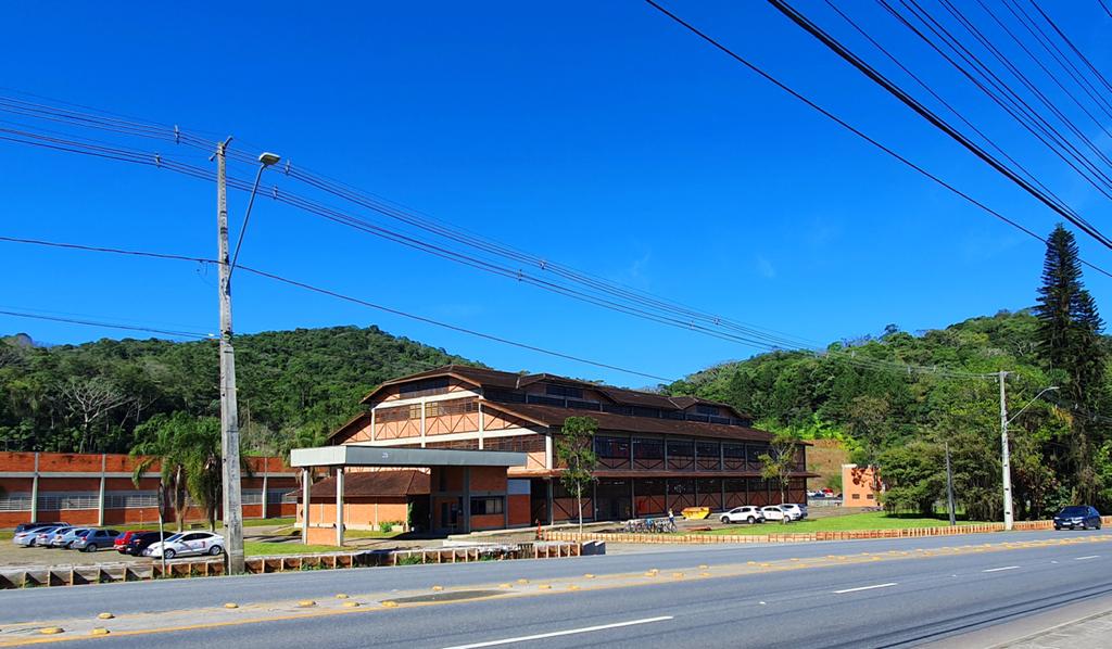 Reymaster amplia centro de distribuição em Joinville