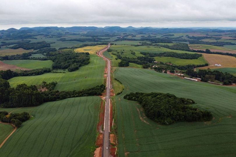 Governador entrega os primeiros 10 km da pavimentação entre Pitanga e Mato Rico