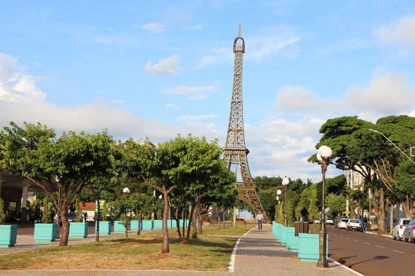 Umuarama e Ivaiporã tem réplicas da Torre Eiffel