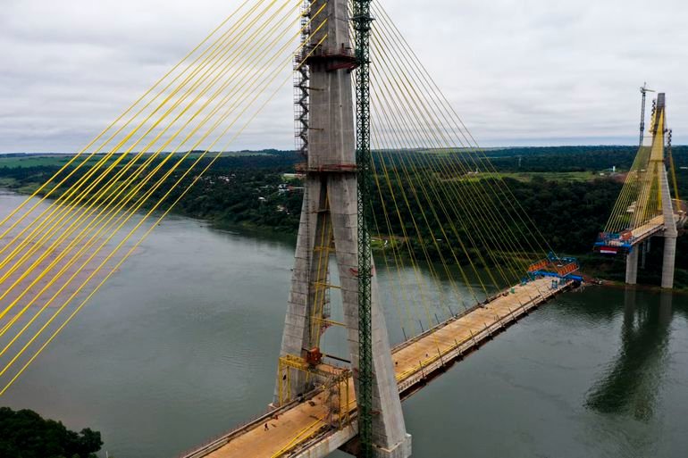 Bolsonaro e Benitez nas obras da nova ponte em Foz do Iguaçu