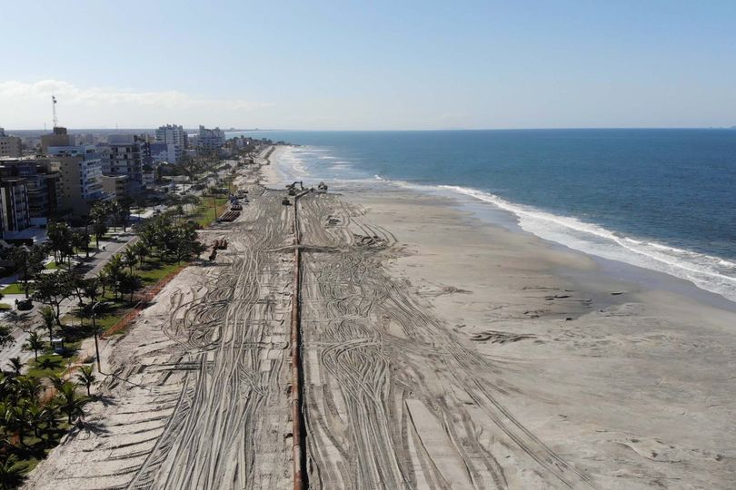 Praia de Caiobá, em Matinhos, já conta com 500 metros de faixa de areia mais larga