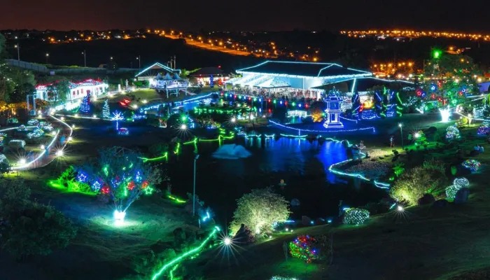 Show de luzes e cores do Natal no Parque do Japão vai até o dia 16 de janeiro