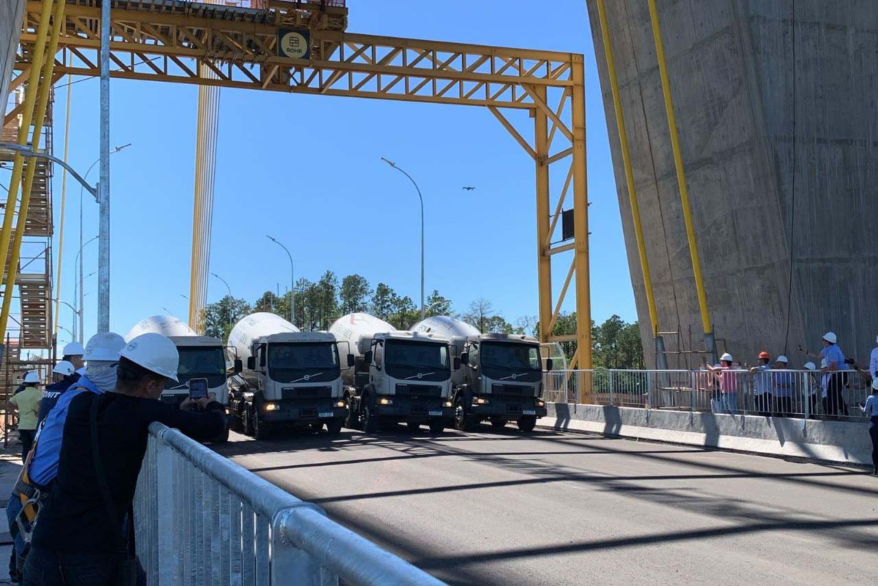 Ponte da Integração passa por teste de carga com seis caminhões com 30 toneladas