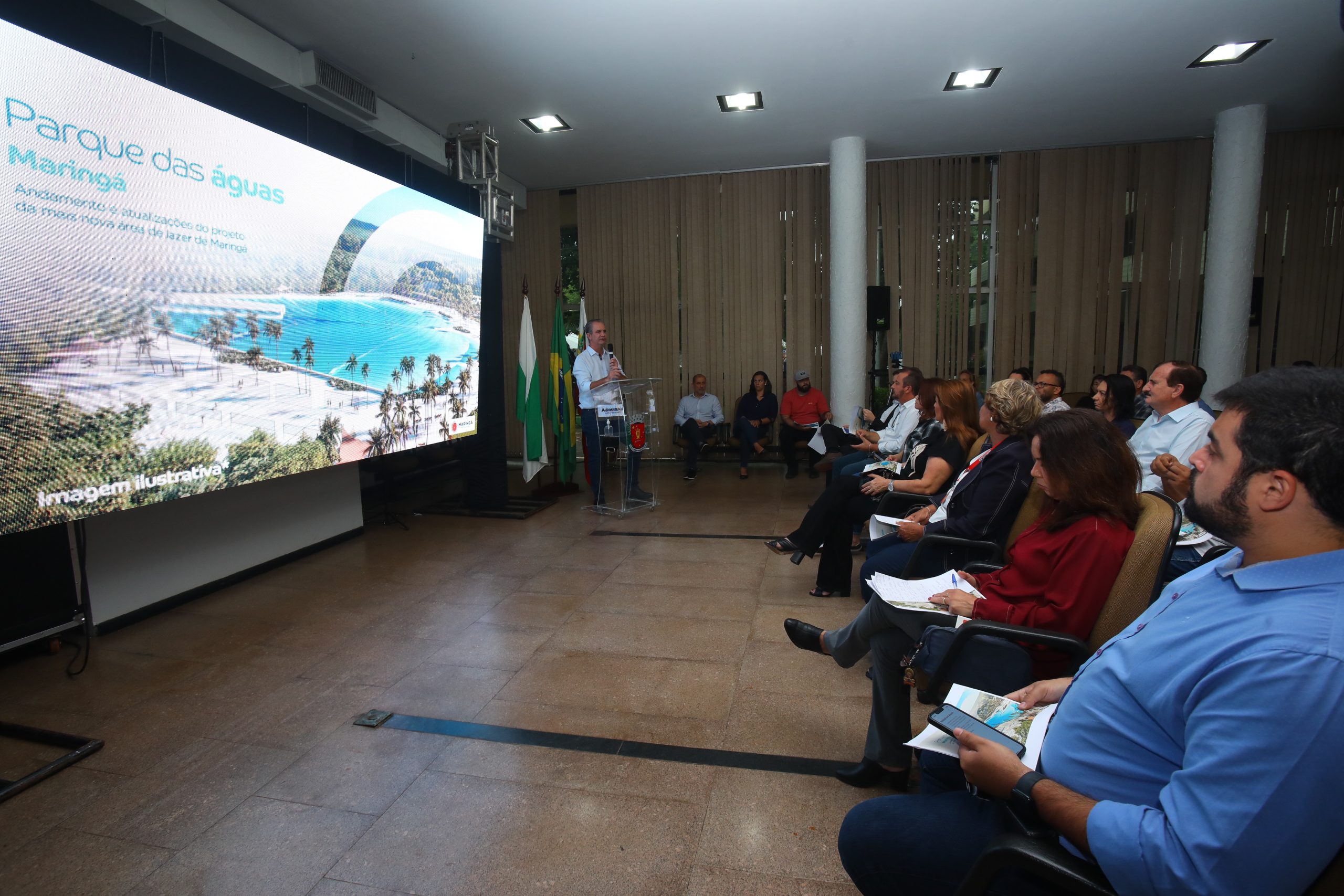 Prefeito apresenta ′Parque das Águas′, novo espaço de lazer de Maringá