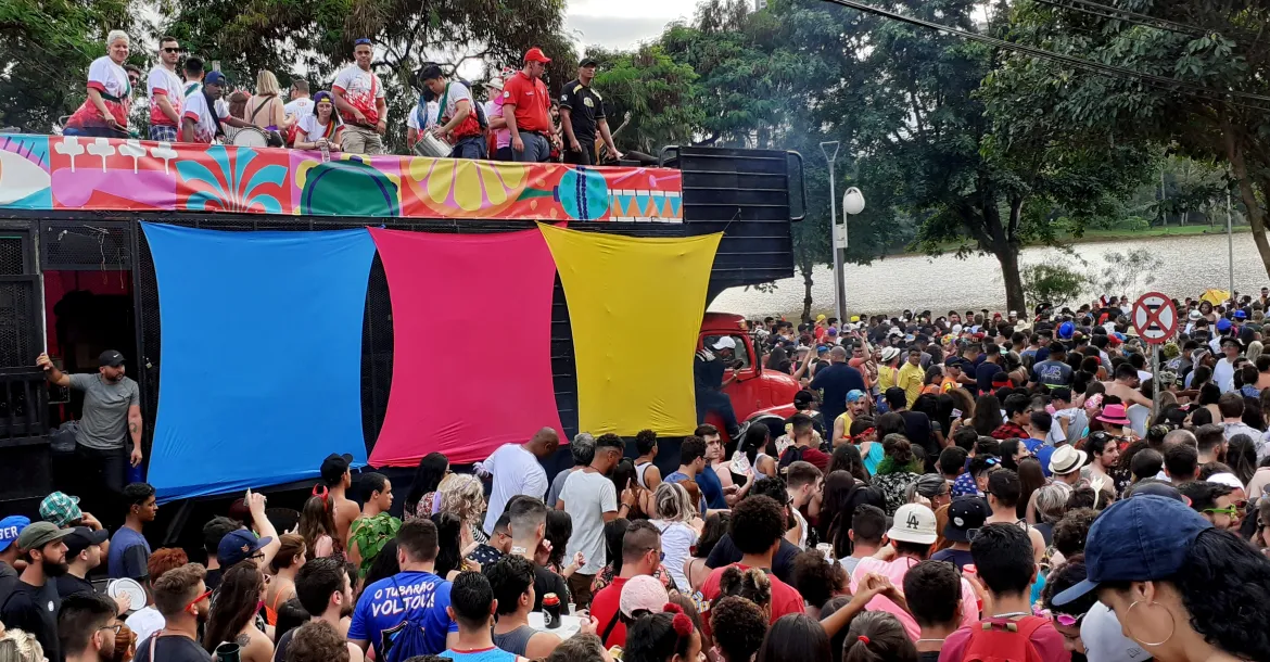 Carnaval de Rua em Londrina retorna com cortejo festivo e show no Lago Igapó