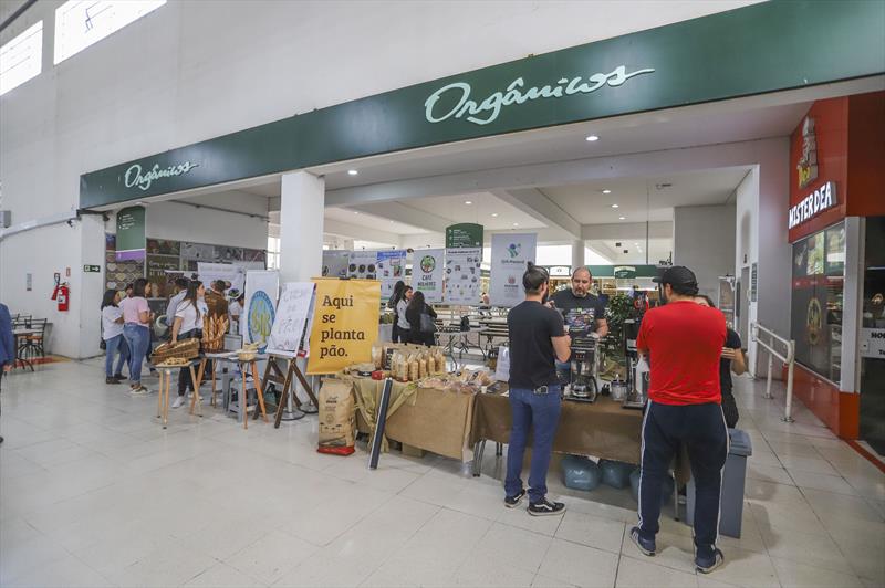 Setor de Orgânicos do Mercado Municipal de Curitiba é referência há 14 anos