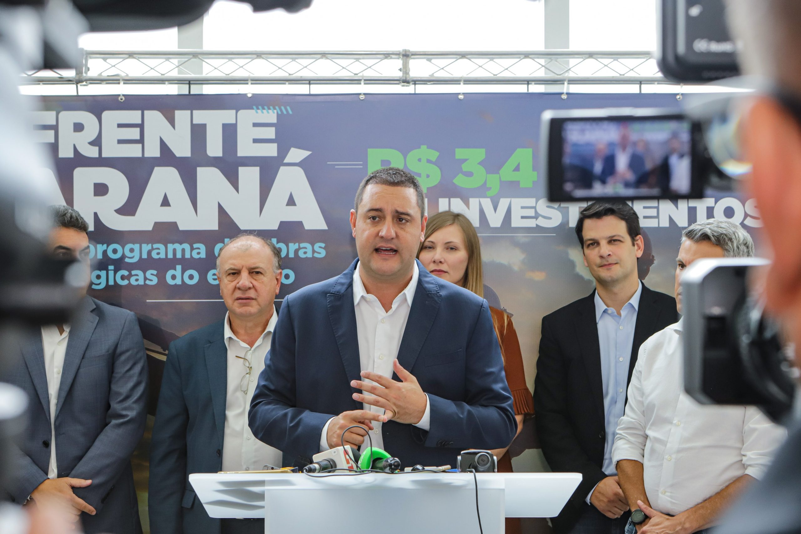 Ratinho Júnior anuncia pacote de obras de infraestrutura de R$ 3,4 bilhões