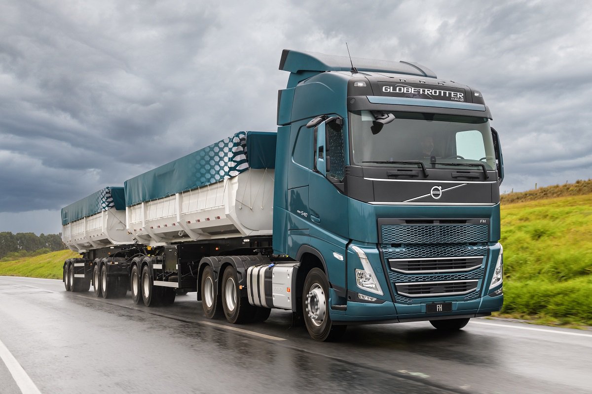 Volvo entra na era Euro 6 produzindo caminhões e ônibus em Curitiba