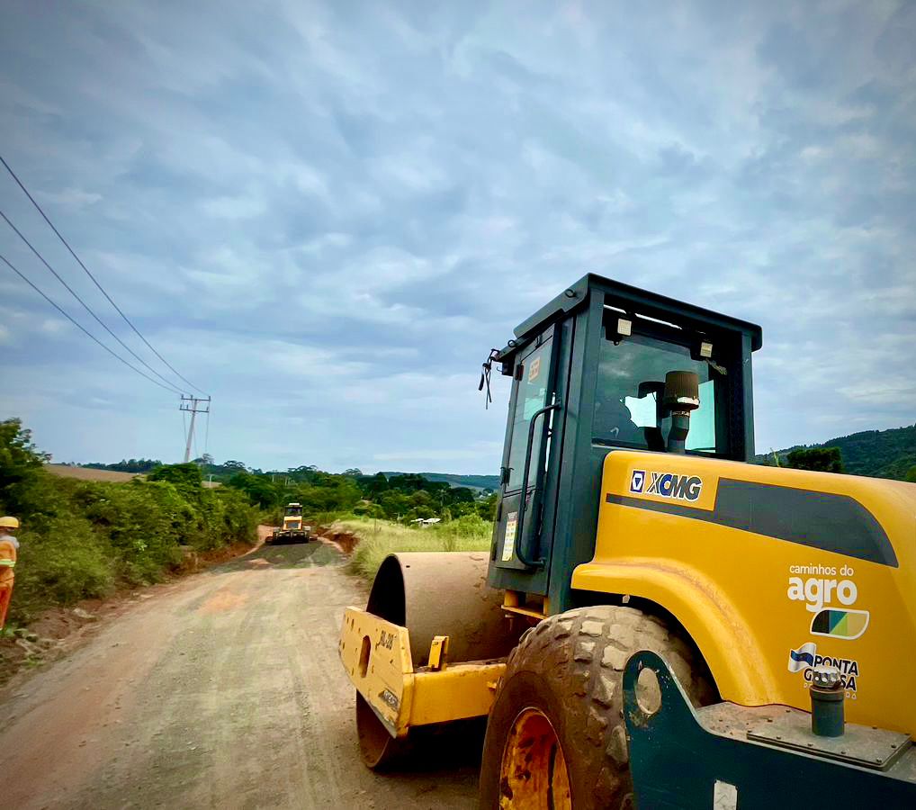 Caminhos do Agro ultrapassa a marca de 130 km de estradas recuperadas em Ponta Grossa 