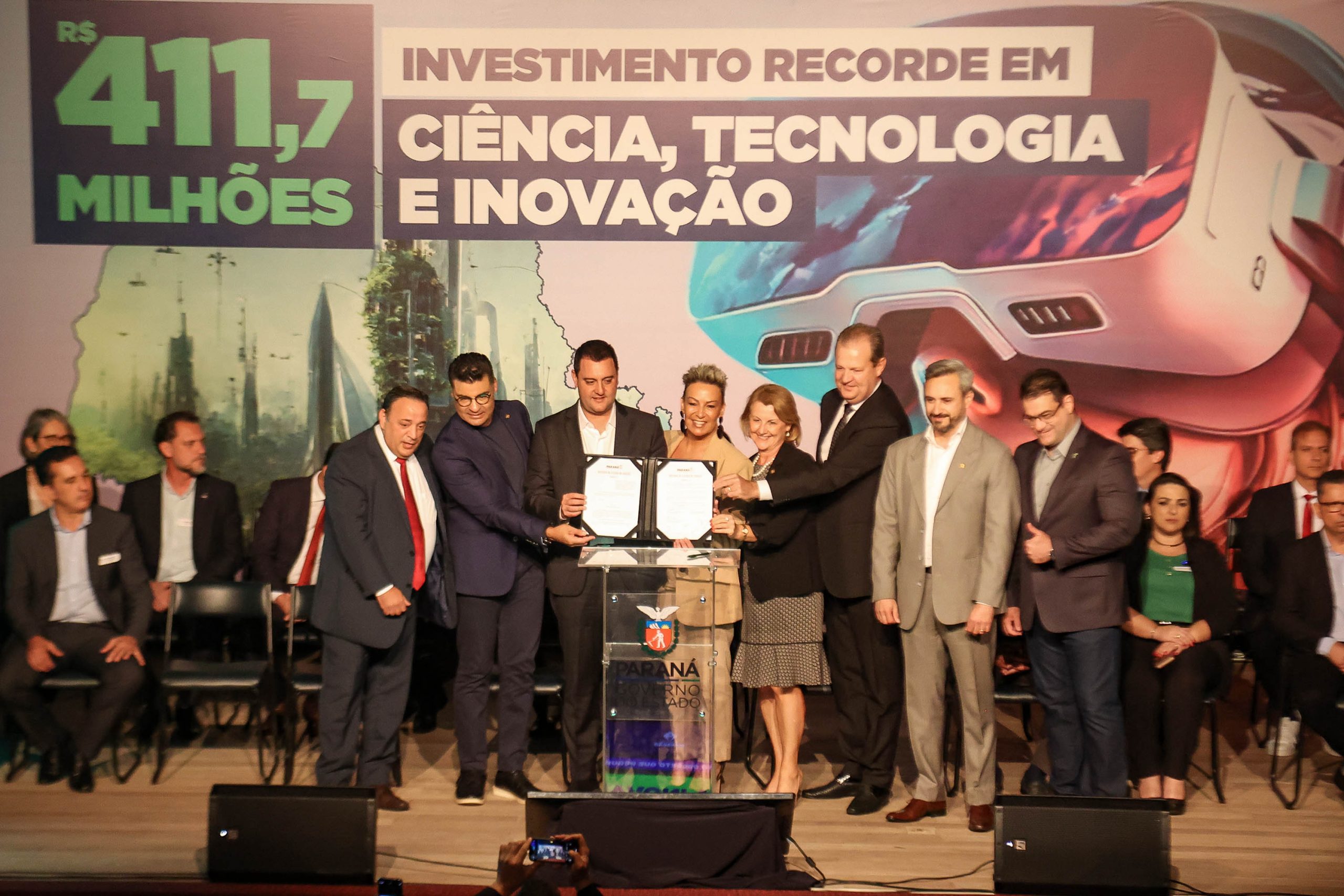 Governador assina decretos que regulamentam a Lei e o Fundo de Inovação do Paraná 