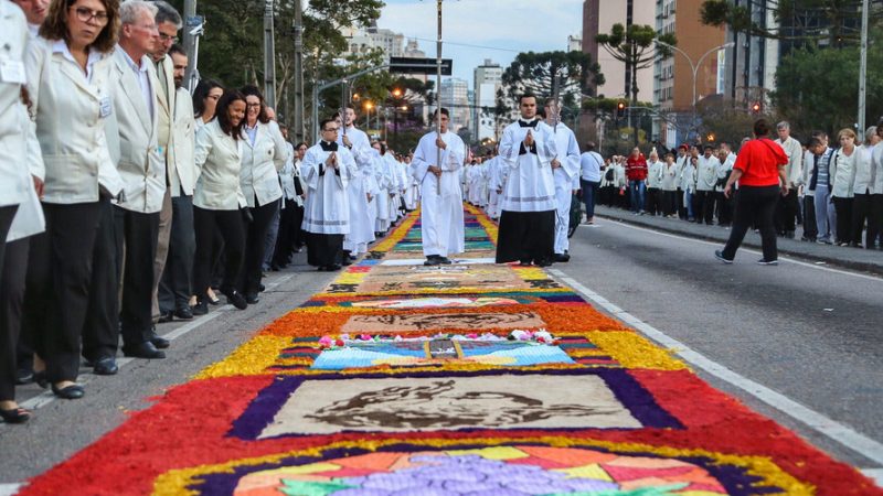 Desfiles de Corpus Christi vão se suceder em todas as cidades 