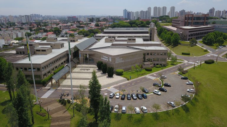 Faculdades da Indústria do Sistema Fiep formam Centro Universitário 