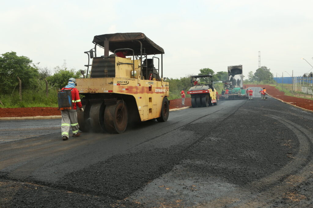 Prefeitura leva asfalto novo ao Distrito Industrial de Ponta Grossa
