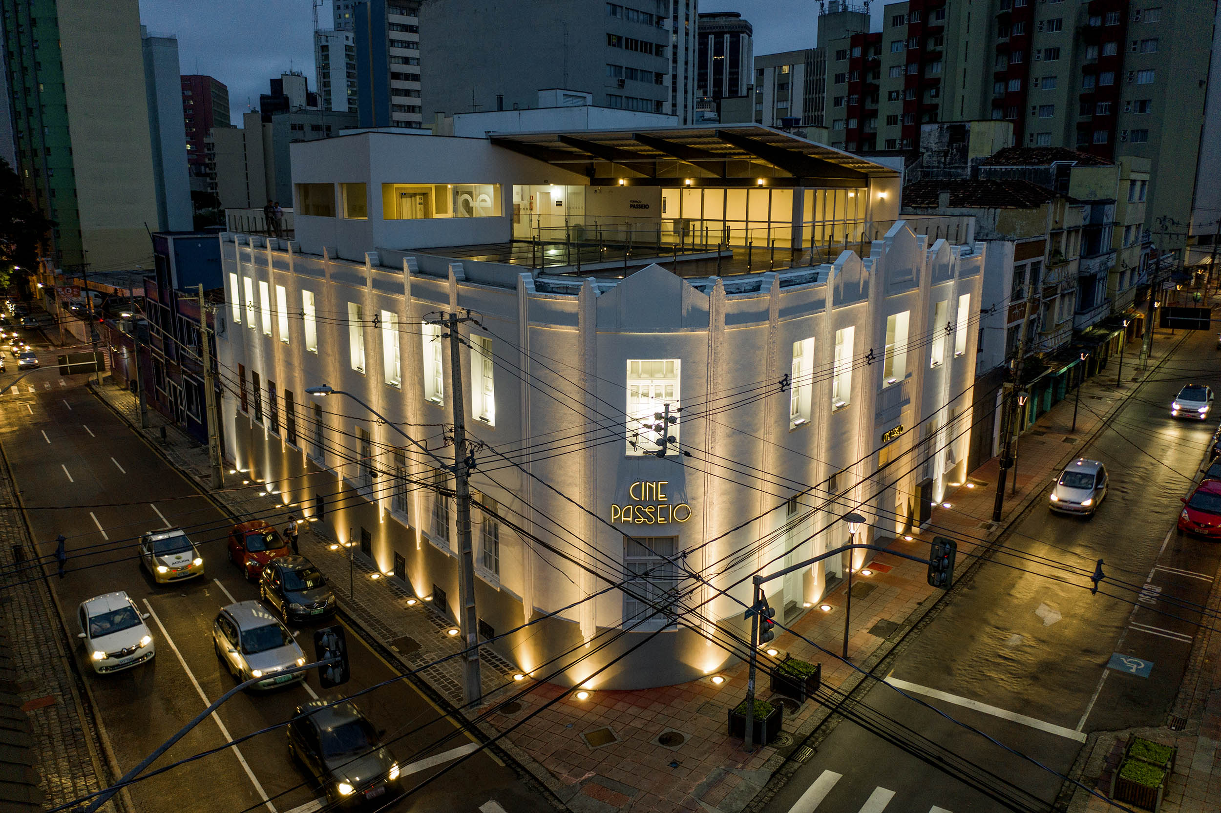 Cine Passeio, centro de lazer e cultura em Curitiba
