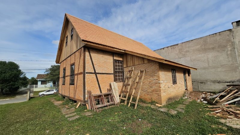 Casa da Memória Bucovina restaurada em Rio Negro