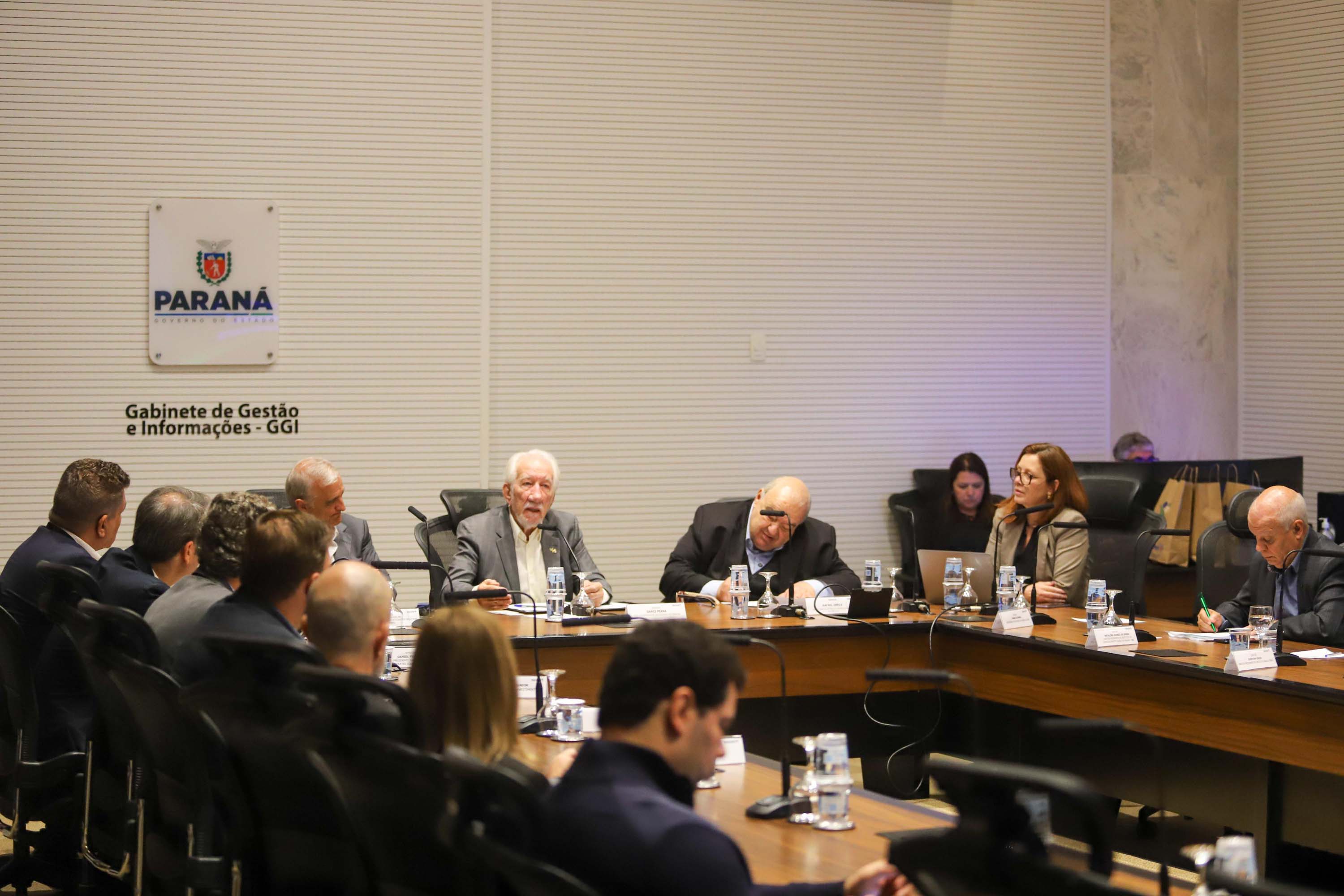 Paraná apresenta potenciais agroindustriais à gigante da irrigação da Arábia Saudita