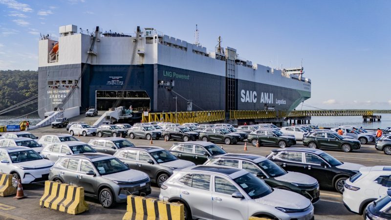 Porto de Paranaguá recebe mais de 5 mil carros elétricos em uma única operação